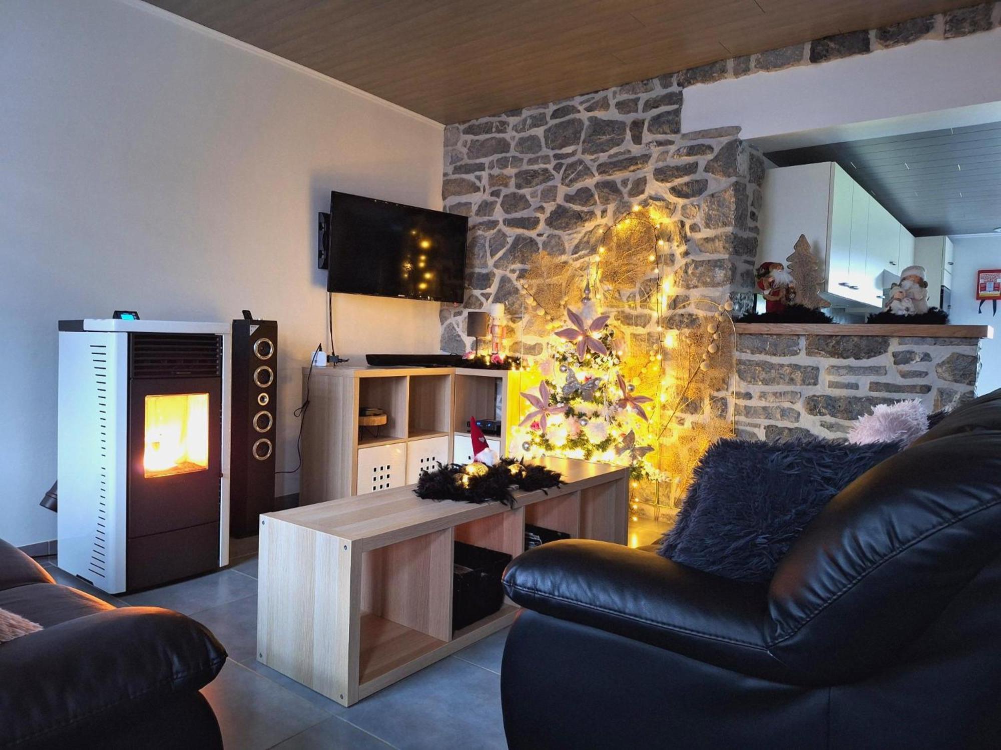 Au Chant Des Roches - Parking - Wifi - Terrasse - Chambres Familiales - Cerfontaine Buitenkant foto